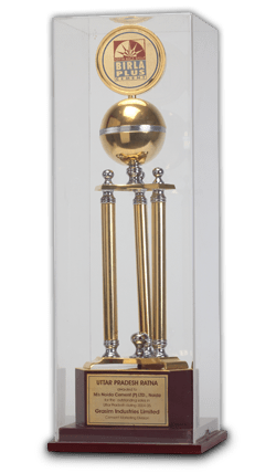 Uttar Pradesh Ratan <br>For 'Outstanding Sales' in Uttar Pradesh (2004 - 05)