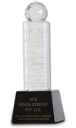 Birla Plus Cement
Uttar Pradesh Ratan<br>
For 'Outstanding Sales Performance' (2002 - 03)