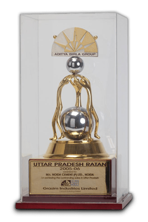 Uttar Pradesh Ratan<br> For achieving 'Outstanding Sales' in Uttar Pradesh (2005 - 06)

