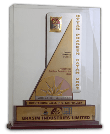 Uttar Pradesh Ratan <br>For achieving 'Outstanding Sales' in Uttar Pradesh (2002)